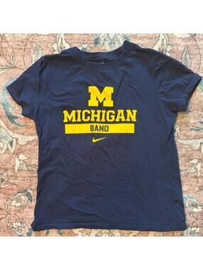Nike Women's Navy and Blue Tshirt